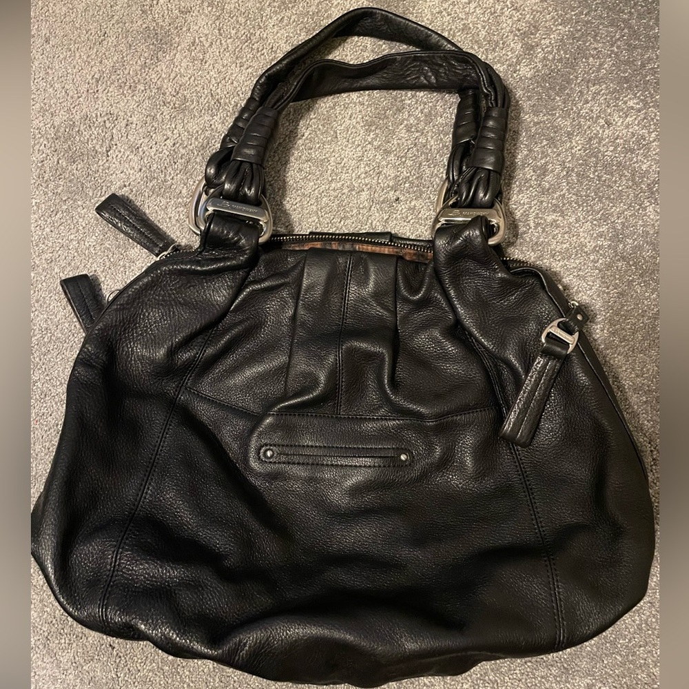 B. Makowsky hand bag